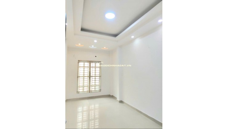 Nhà giá rẻ Nở hậu SHR 4 tầng 31m2 – Võ Văn Kiệt Quận 1 SS